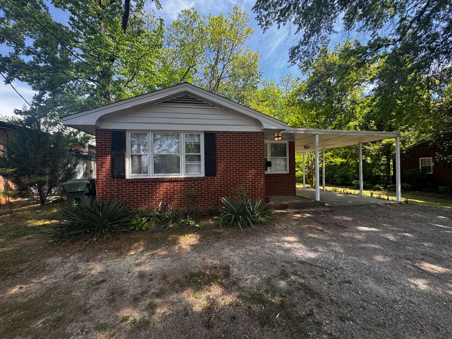 Cary House: 107 S WEST ST