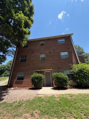 Affordable Apartment in Suite off Gorman St. – photo 1