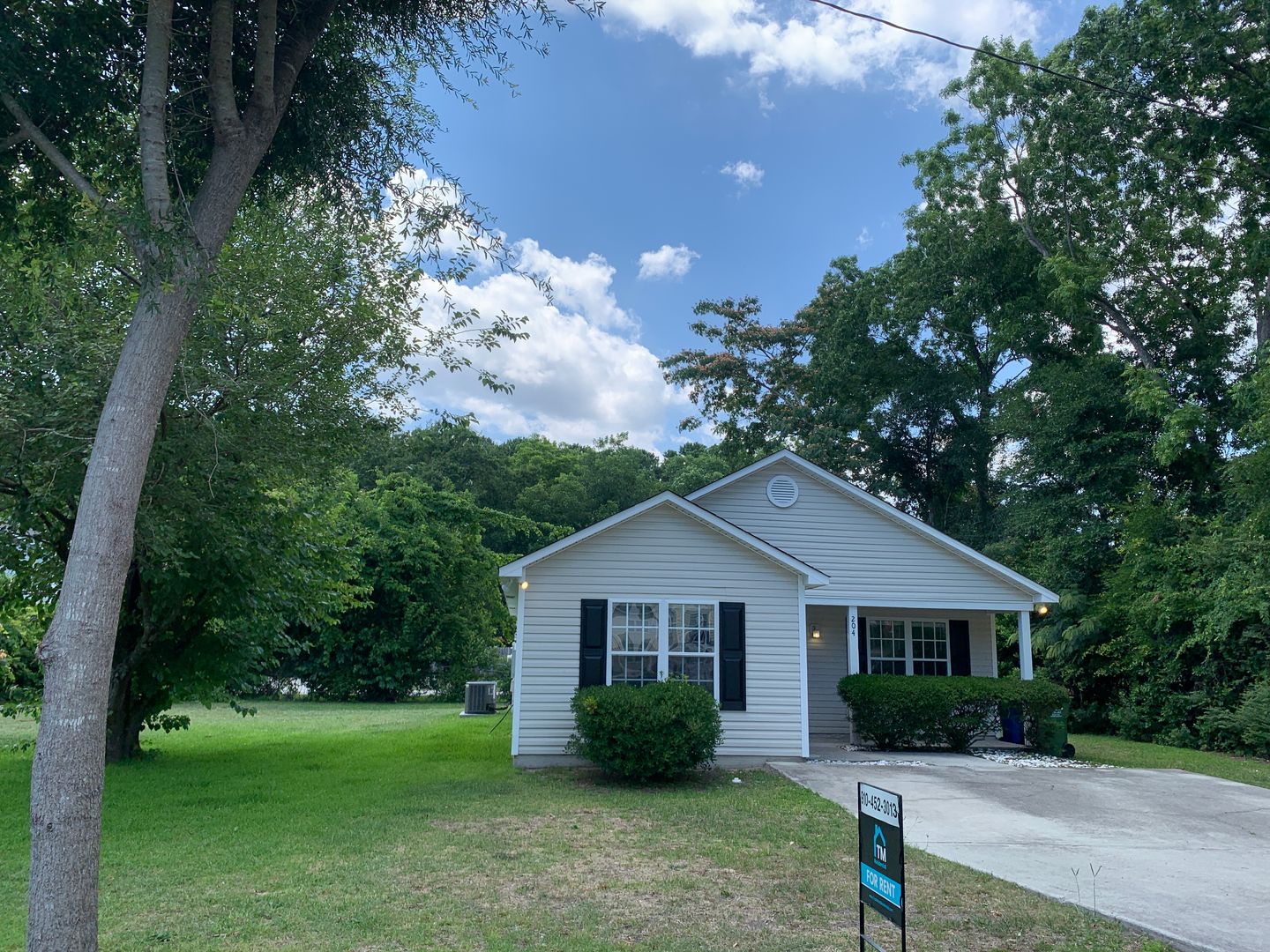 Wilmington House: 204 WHITE AVENUE