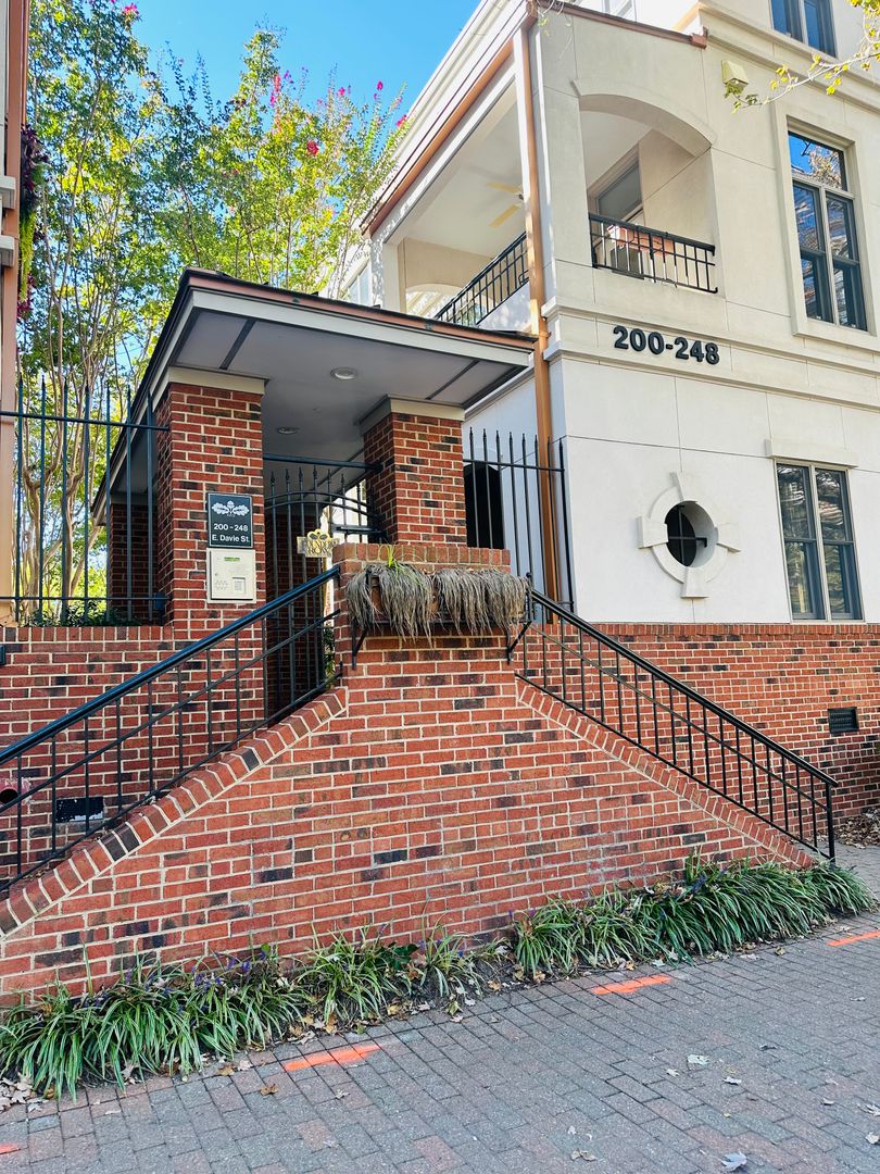 Raleigh Condo: 200 East Davie Street