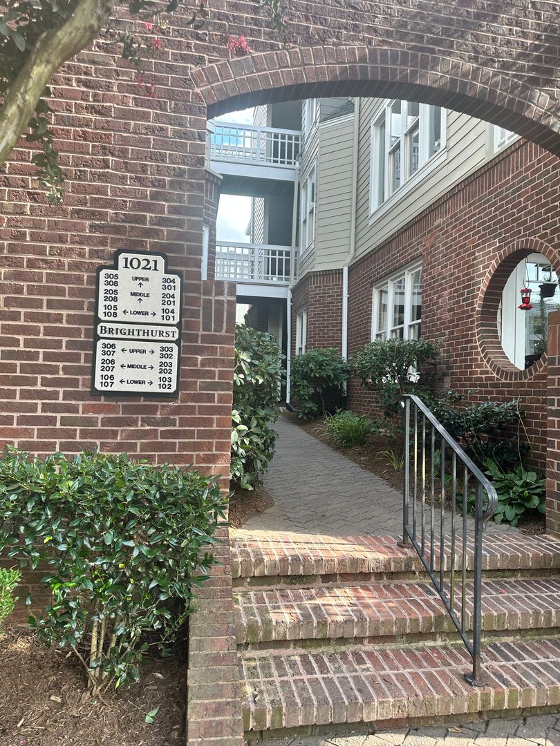 Raleigh Condo: 1021-105  Brighthurst Drive