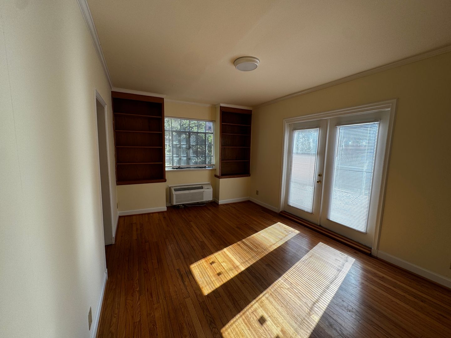 Raleigh Apartment: 1101 Hillsborough St.