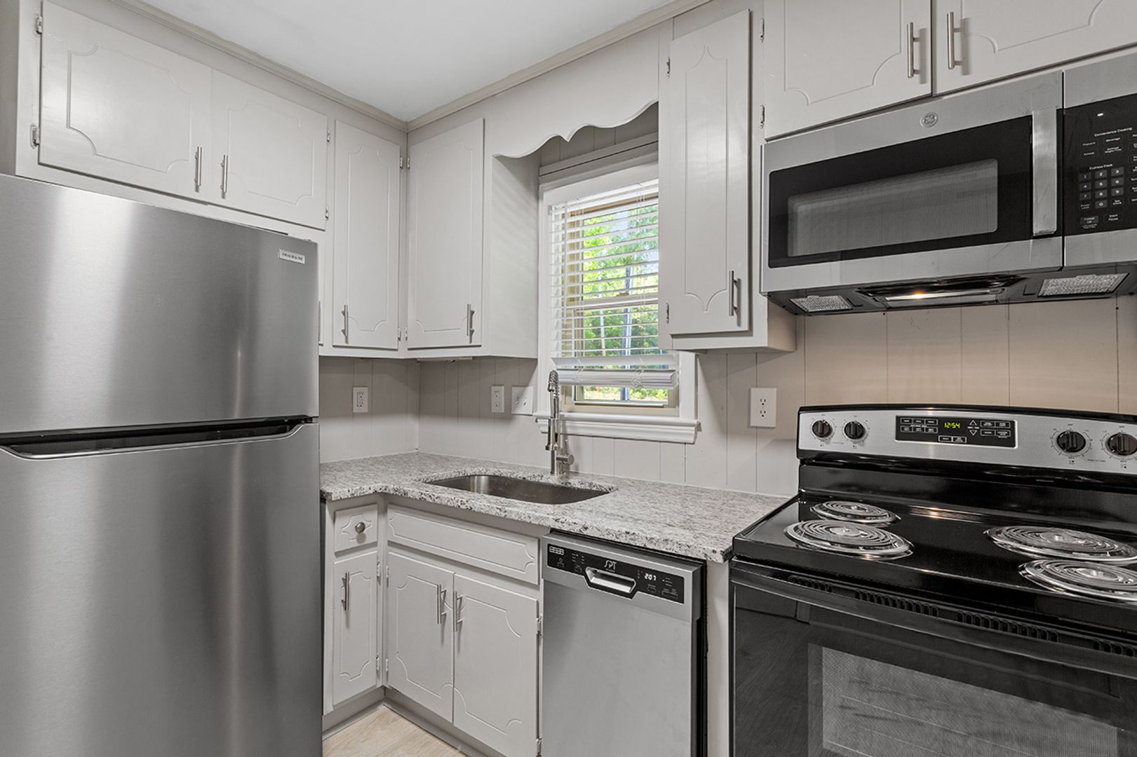 936 Morreene Road 17 of 29