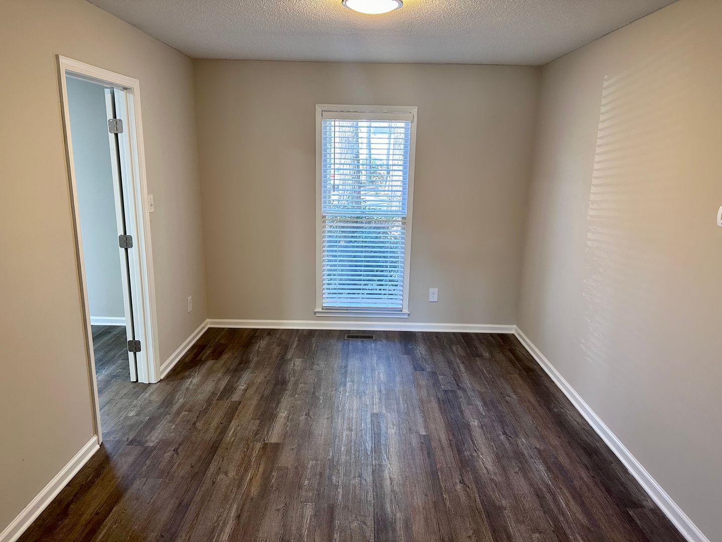 Stunning 2-bedroom, 2 -bathroom Apartment 4 of 7