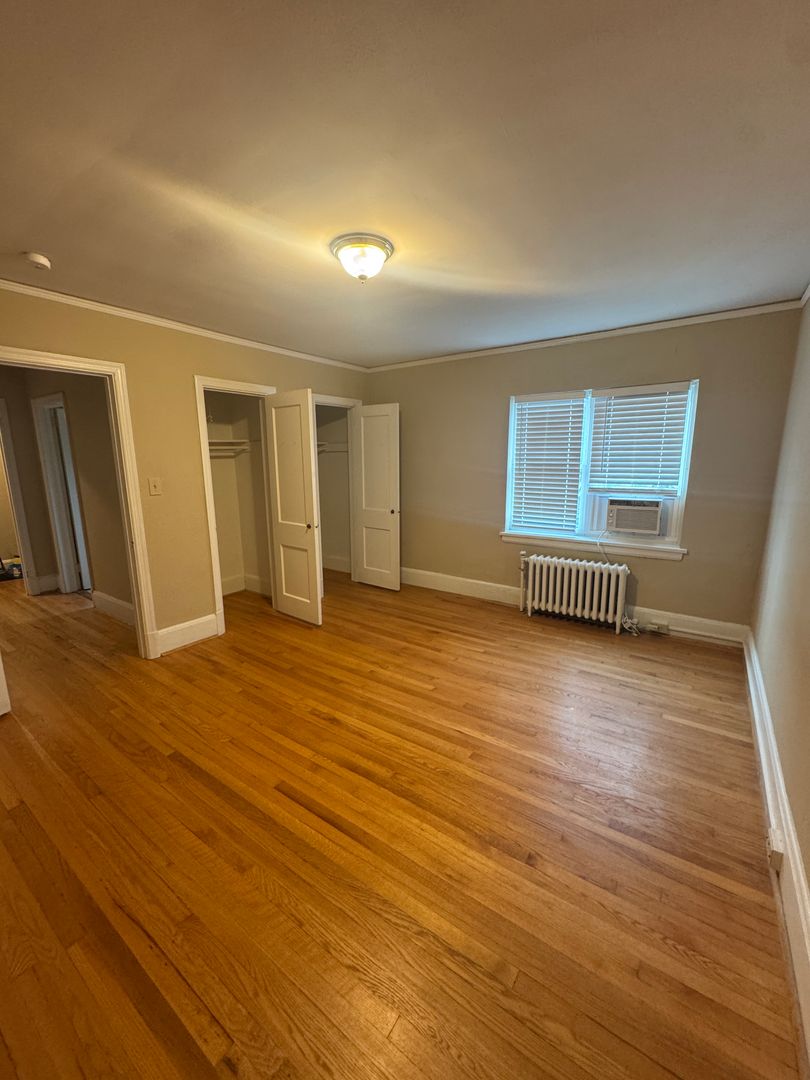 Raleigh Apartment: 8 St. Mary's St.