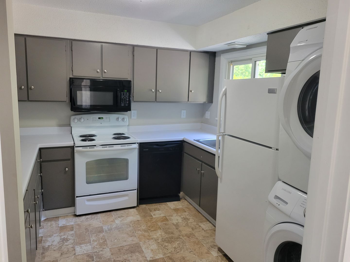 Raleigh Townhome: 7004 Longstreet Unit B