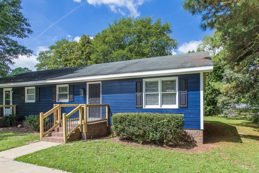 Renovated Unit on Circle Drive