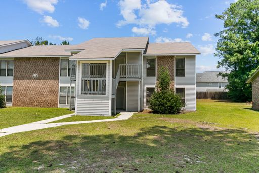 Newly Renovated 2 Bedroom, 2 Bathroom Apartment – photo 1