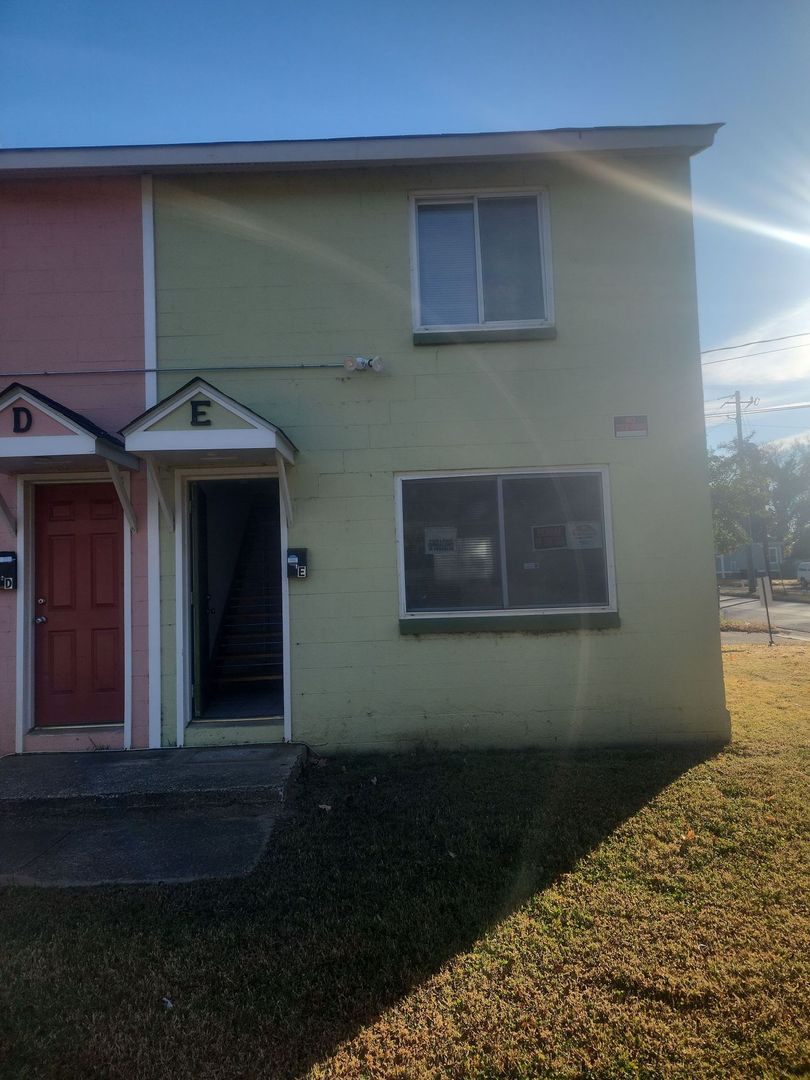 Raleigh Apartment: 1215 S East Street