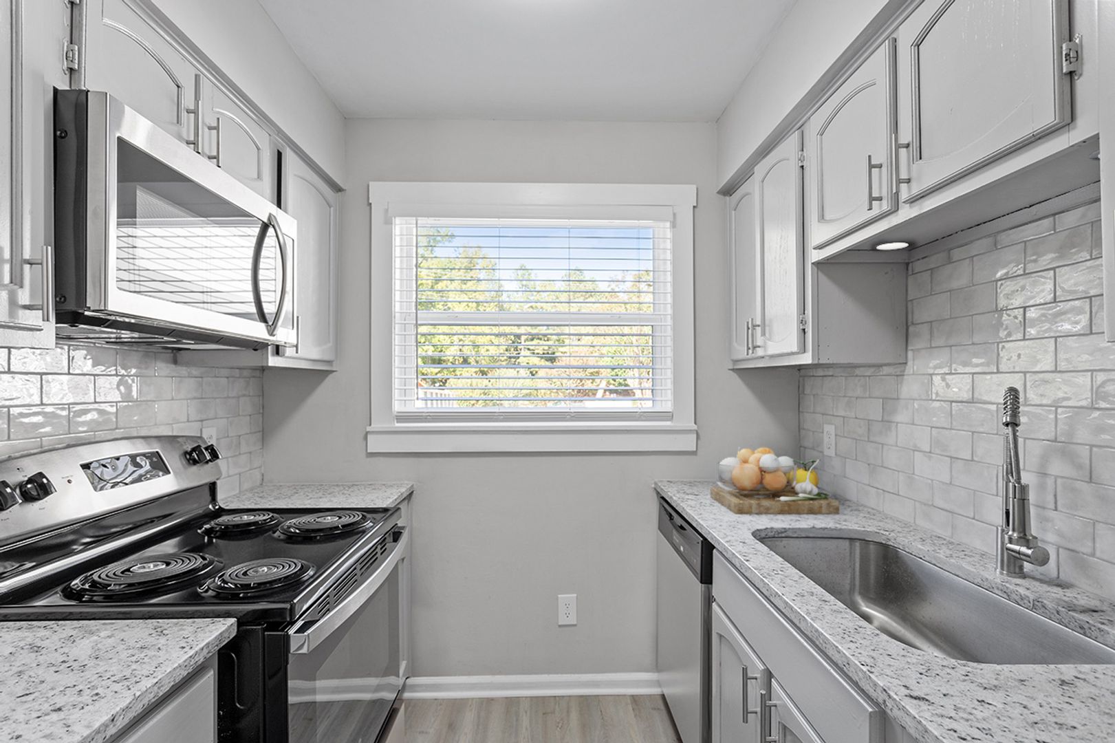 Beautiful 2 Bedroom 1.5 Bath Townhome 7 of 10