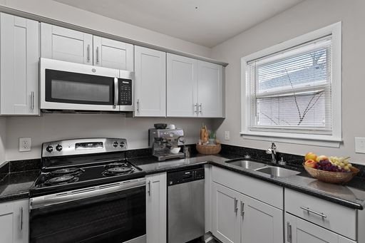Beautiful 3 bedroom 1 bath duplex – photo 1