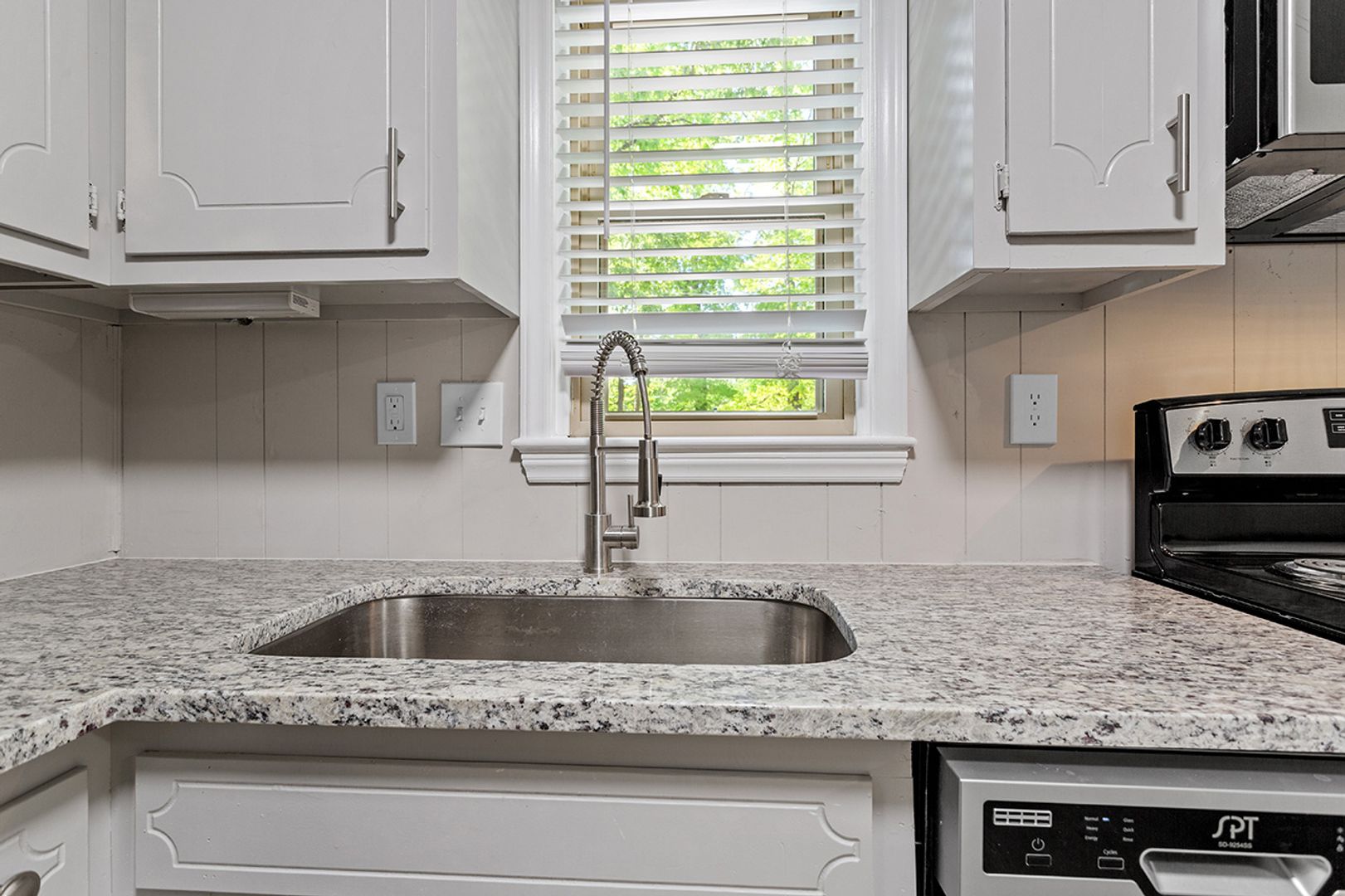 936 Morreene Road 14 of 29