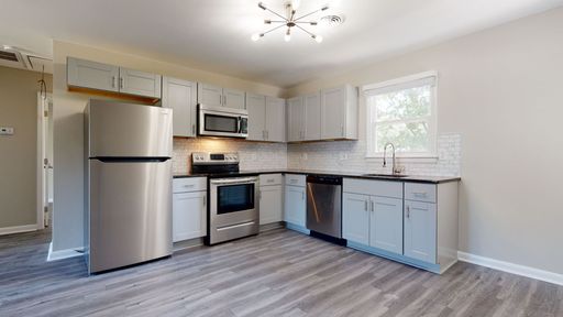 2 Bedroom 1 Bathroom Apartment – photo 1
