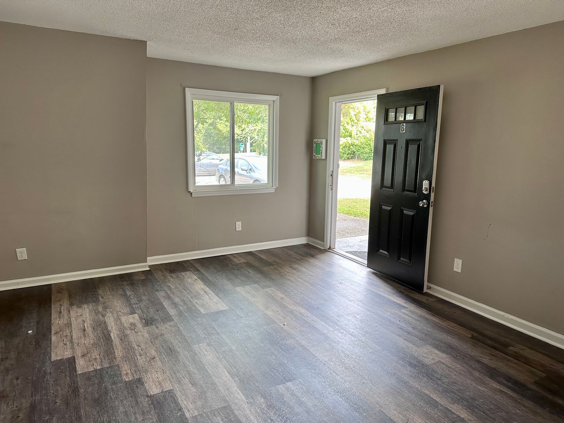 Raleigh Apartment: 704 McMakin Street