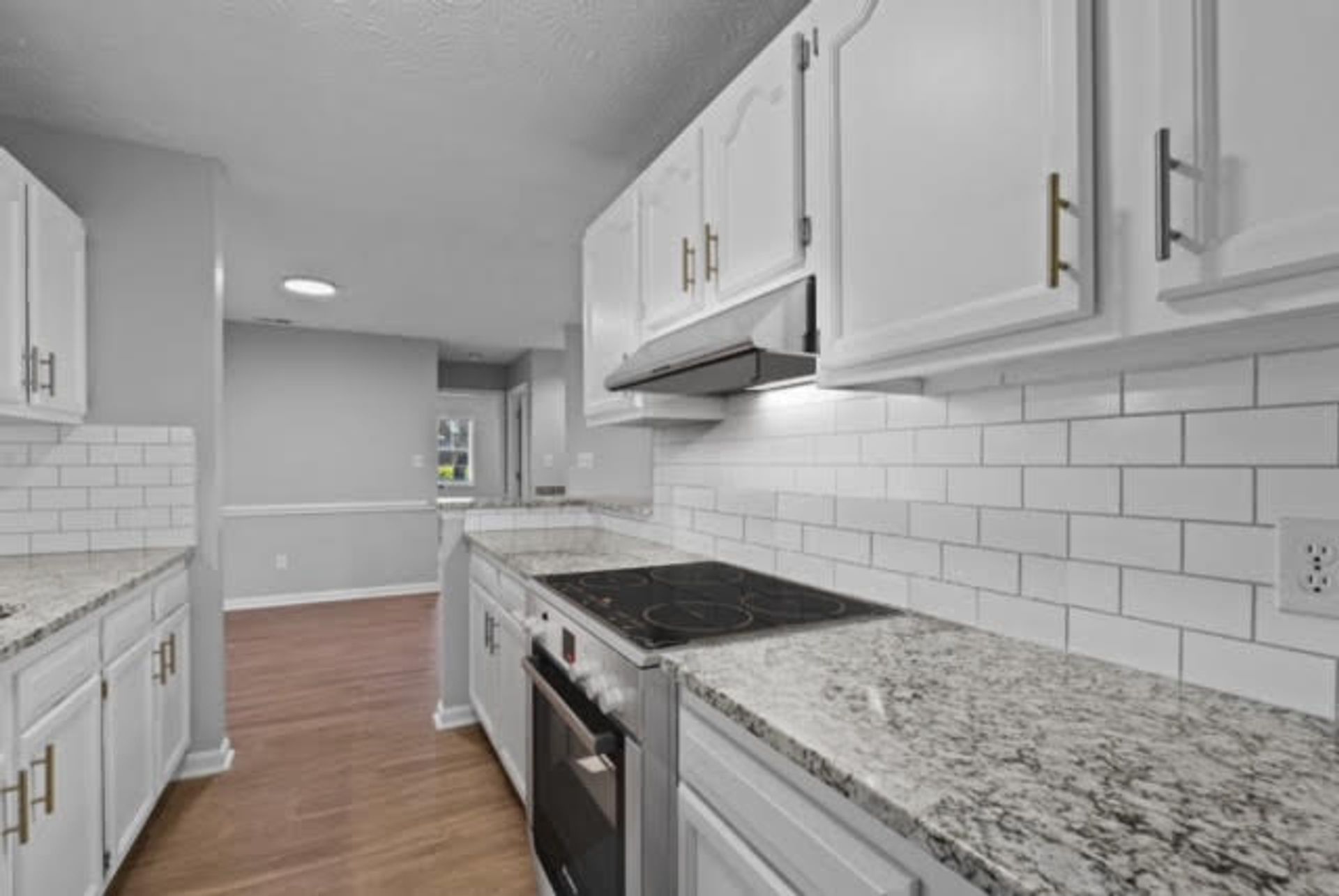 Laketree Apartments 5 of 12