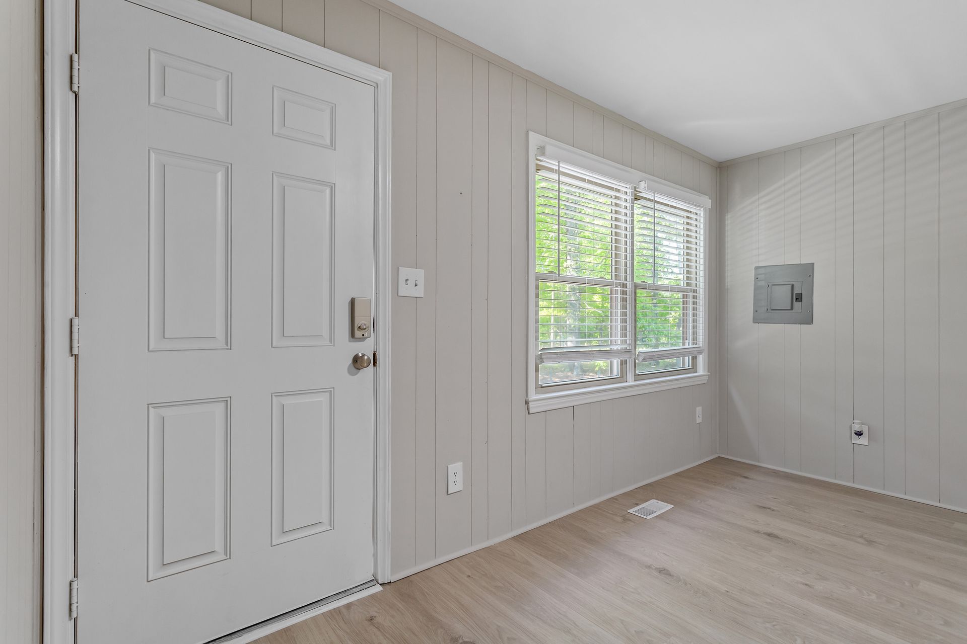 936 Morreene Road 7 of 12