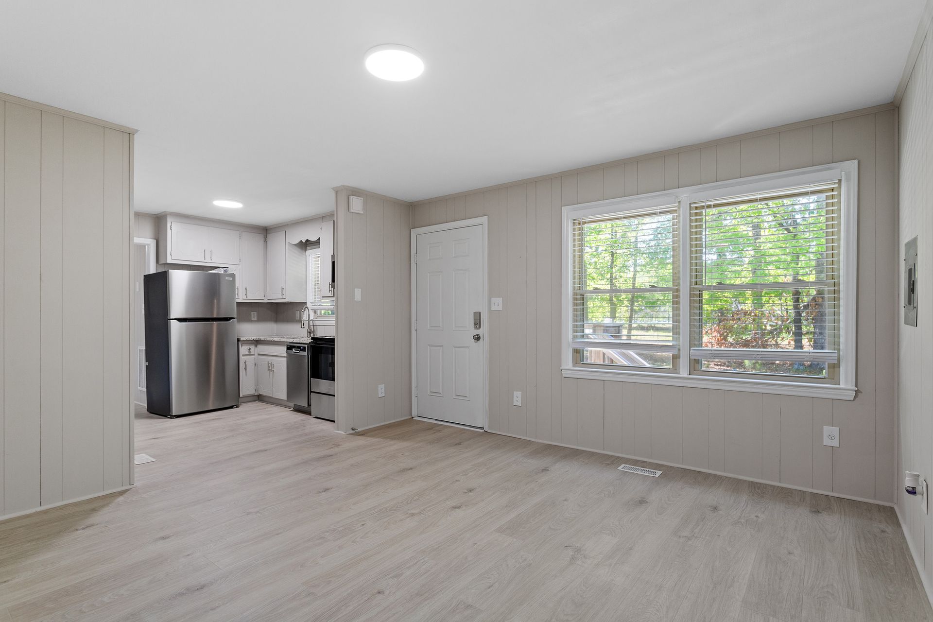 936 Morreene Road 3 of 12