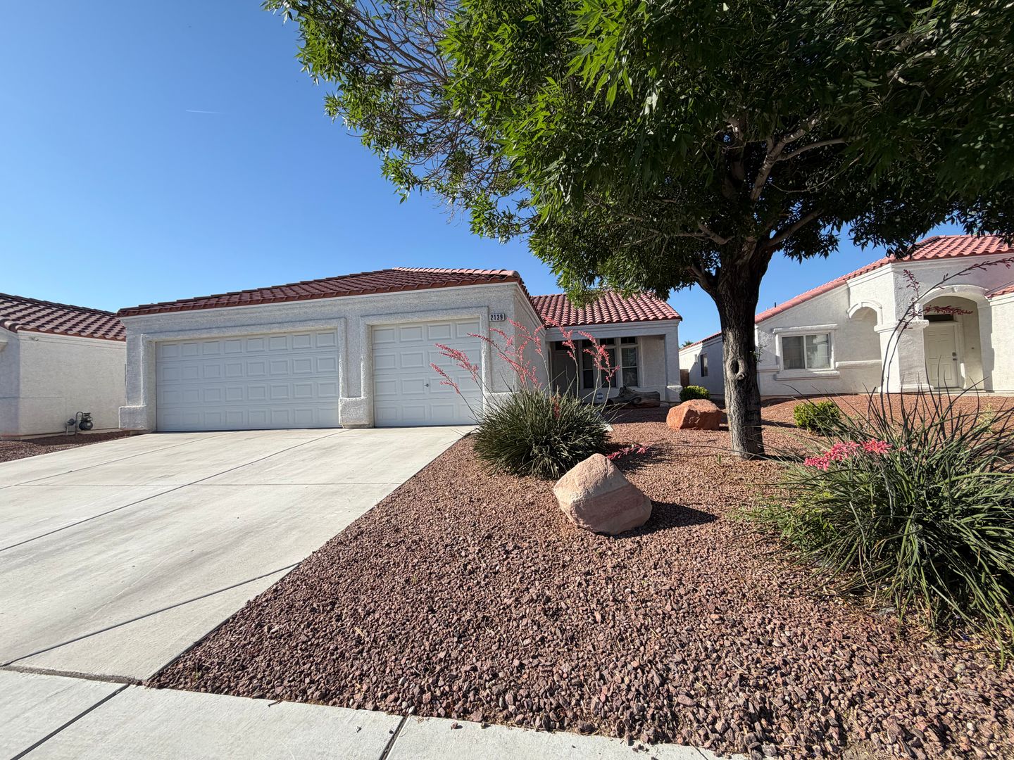 N. LAS VEGAS House: 2139 MEADOW GREEN AVENUE