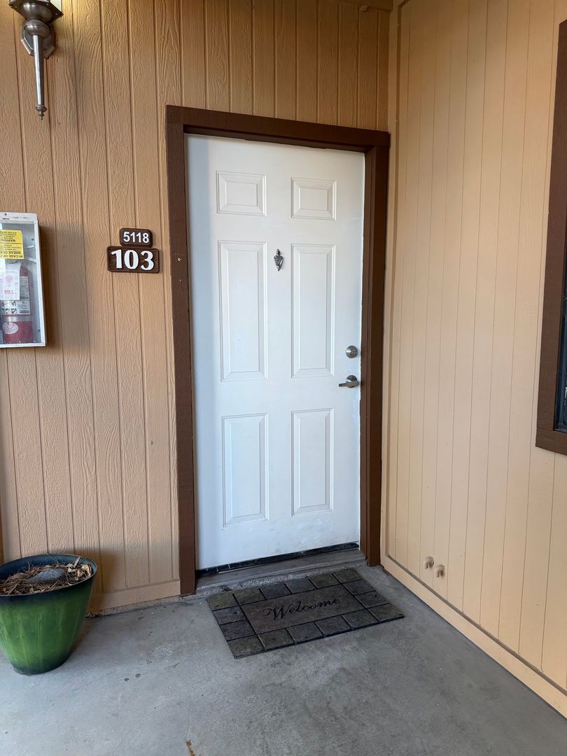 LAS VEGAS House: 5118 S JONES ST #103