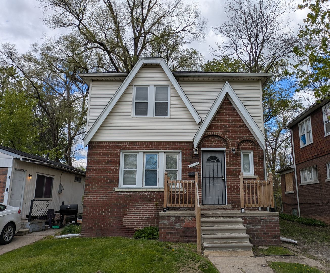 Detroit House: 15762 Mark Twain St