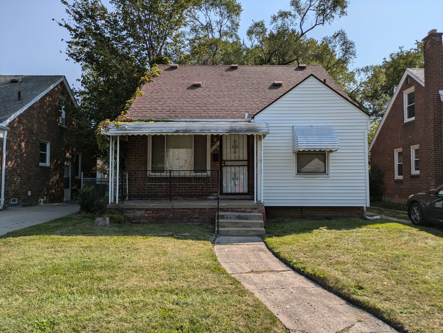 Detroit House: 20150 Stansbury Street