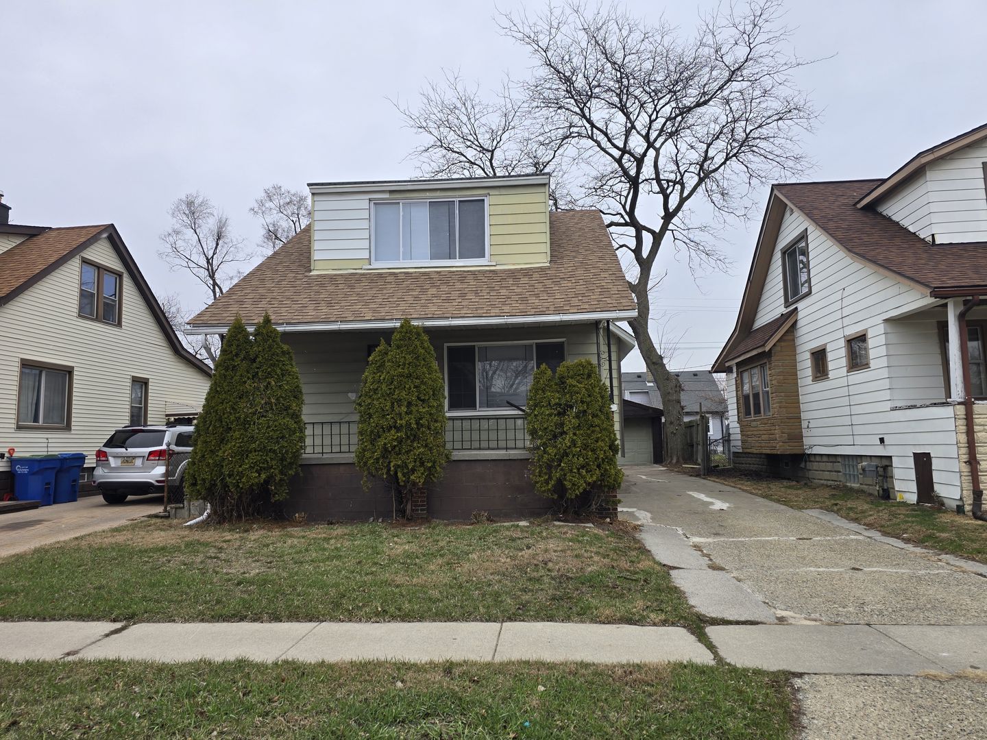 Warren House: 7543 Cadillac Ave