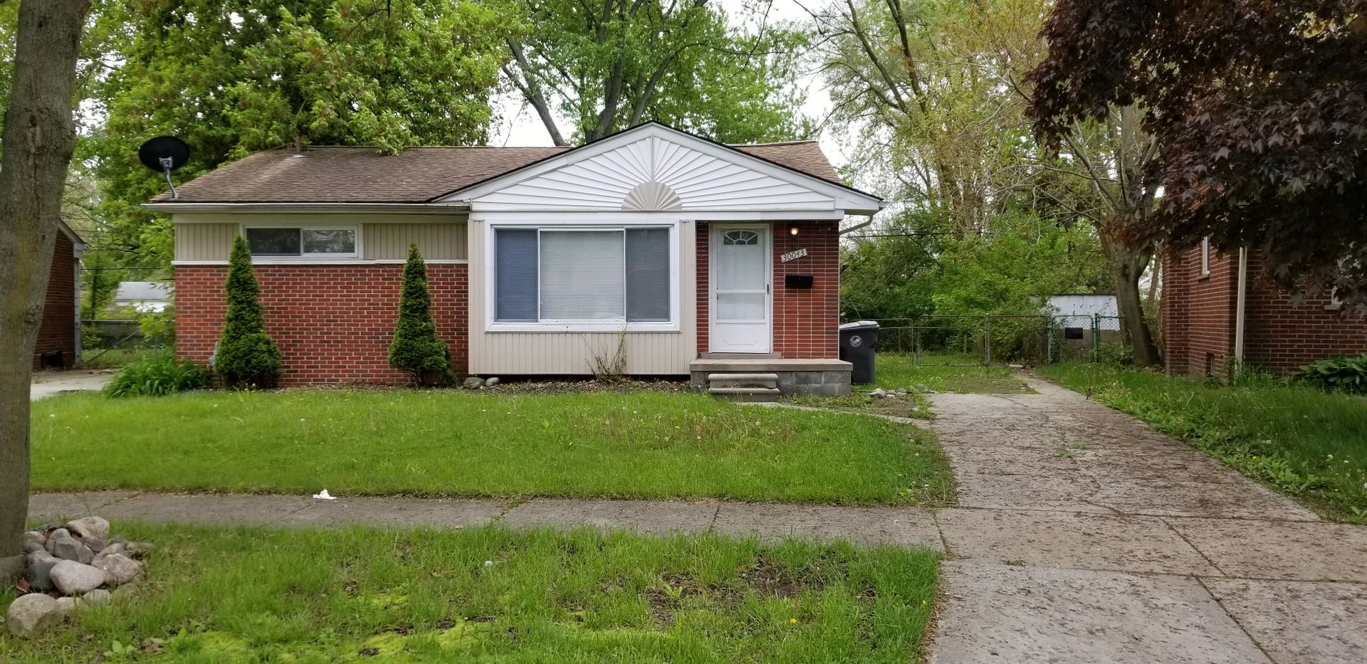 Inkster Apartment: 30043 Grandview