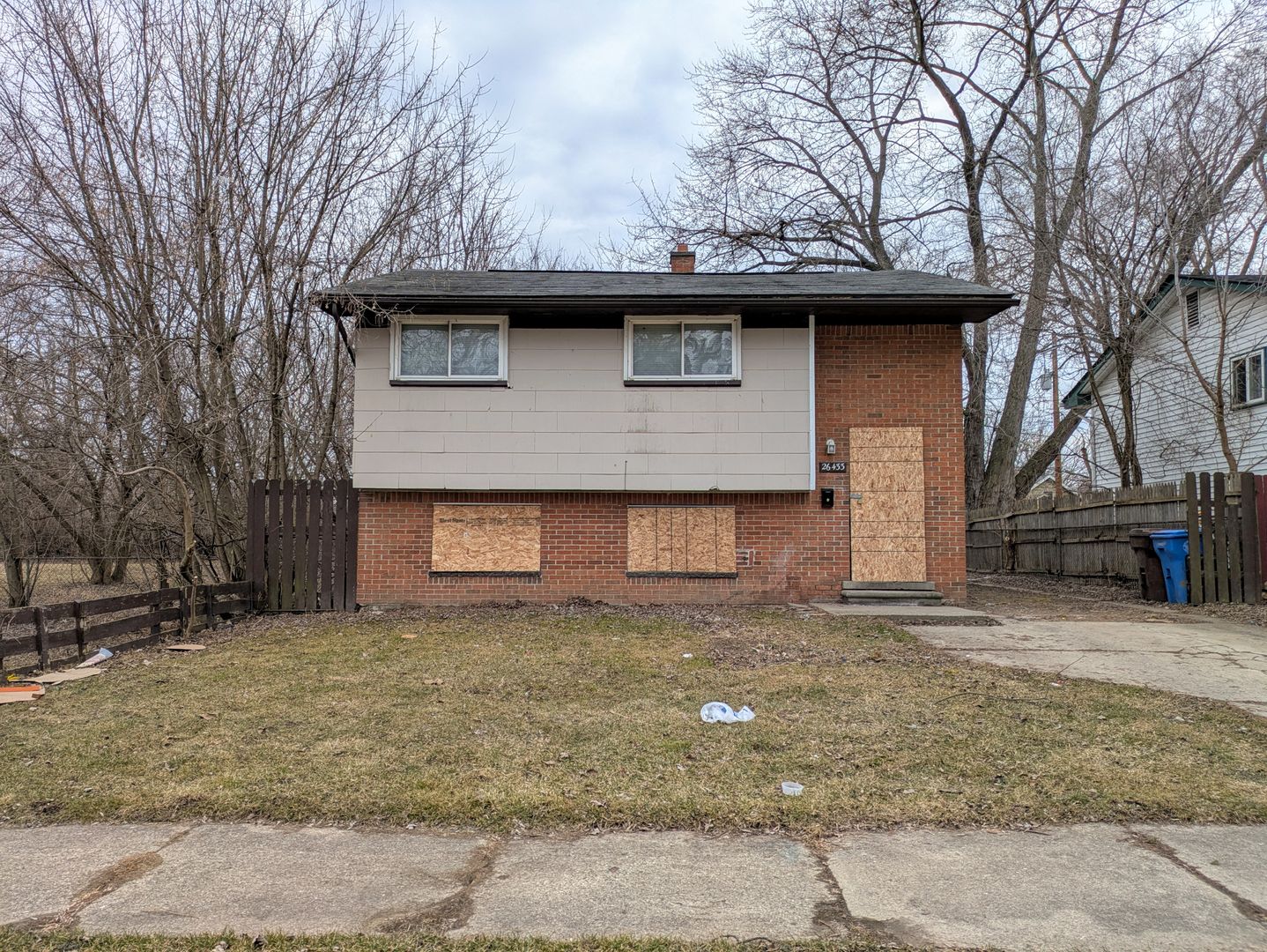 Inkster Apartment: 26433 Norfolk Street