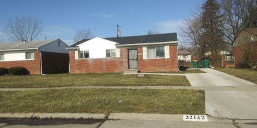 32142 Newcastle 3 bedroom/1bath Ranch with basement and large fecned in yard located in Romulus