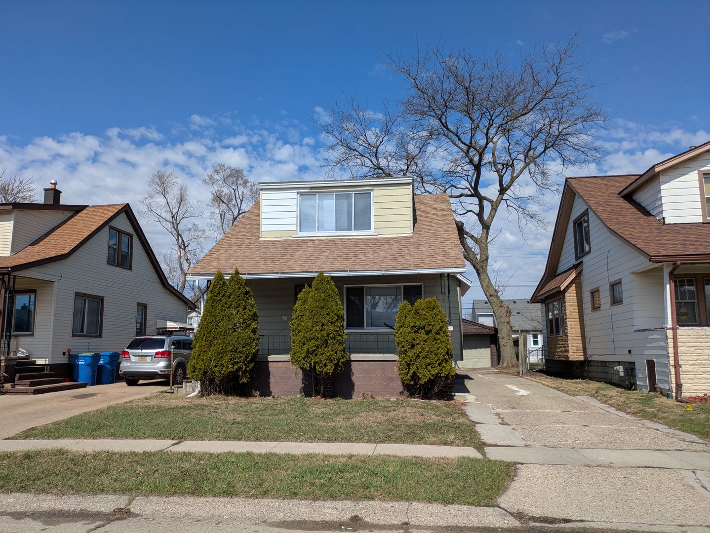 Warren House: 7543 Cadillac Ave