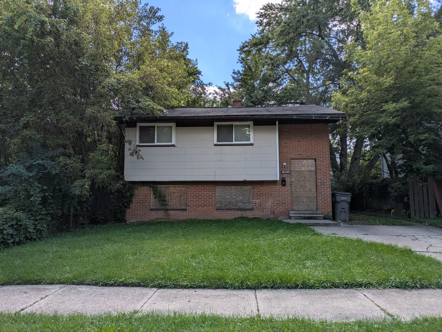 Inkster Apartment: 26433 Norfolk Street