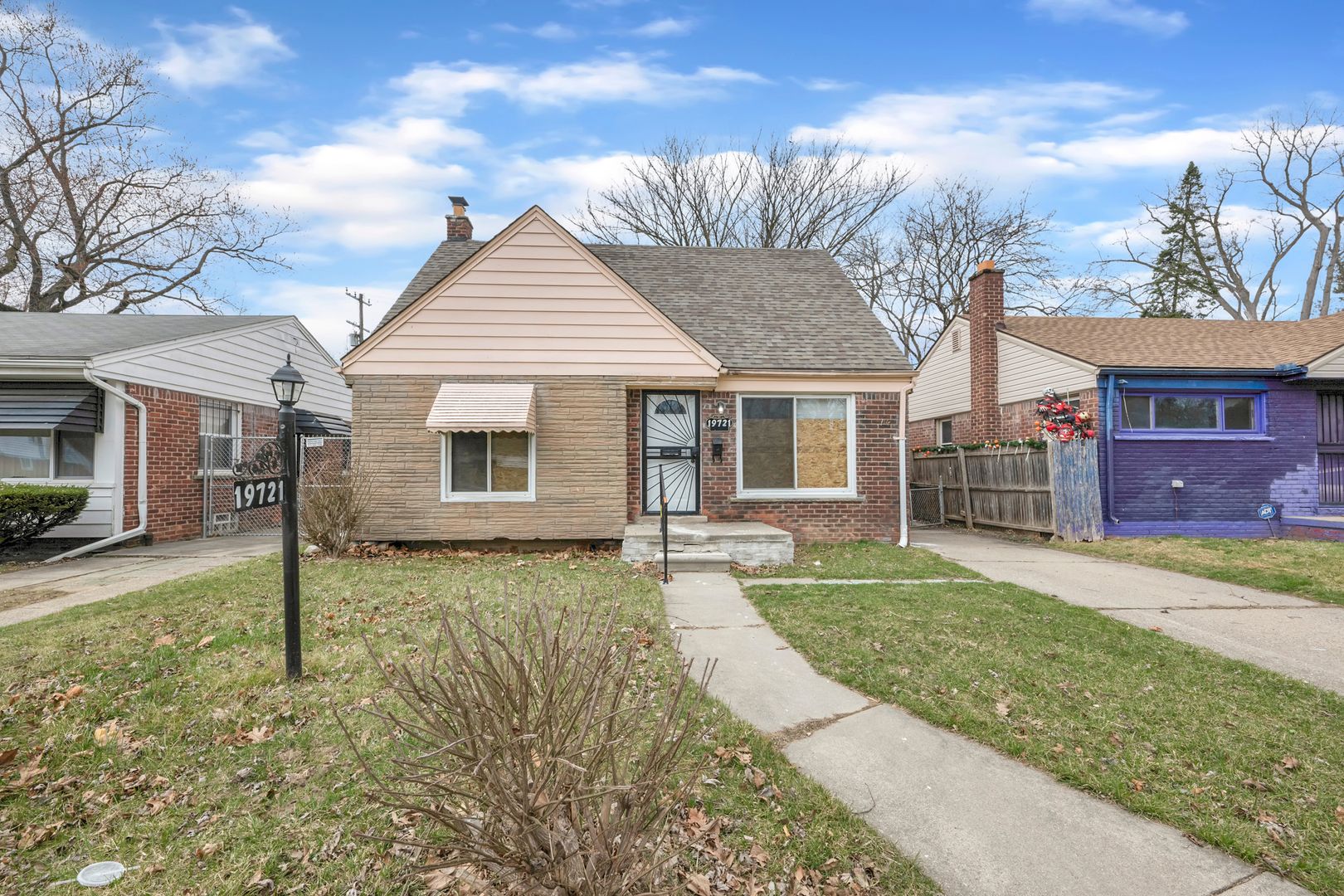 Detroit House: 19721 Greydale Ave
