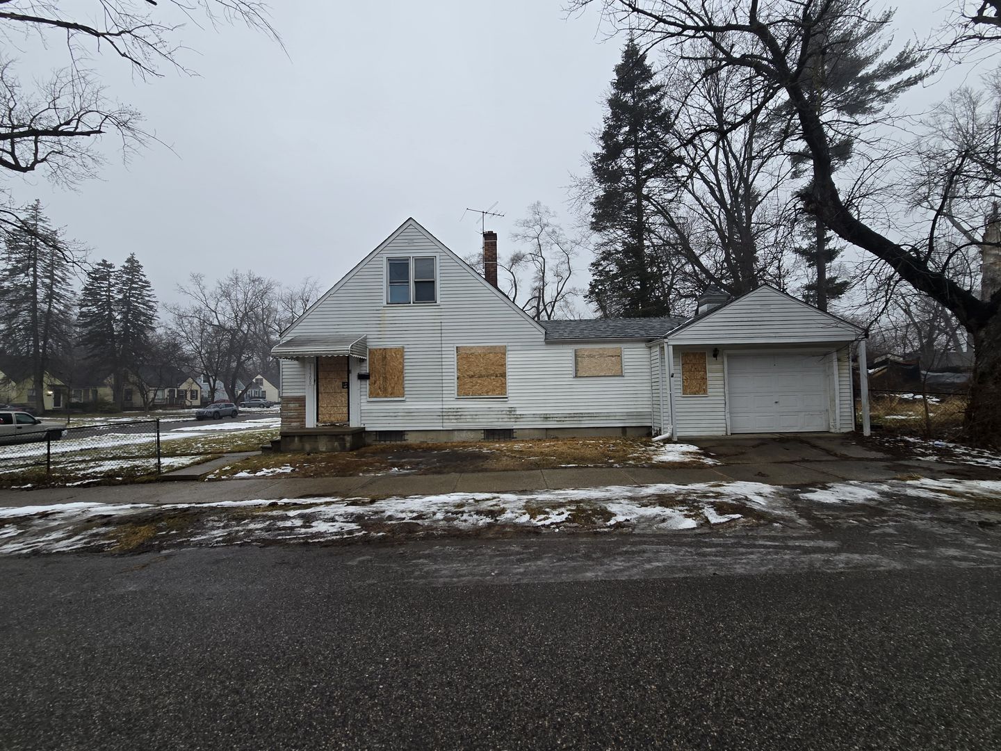 Detroit House: 17300 Winston St