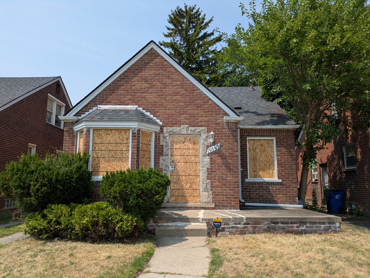 Detroit Apartment: 19569 Westphalia Street