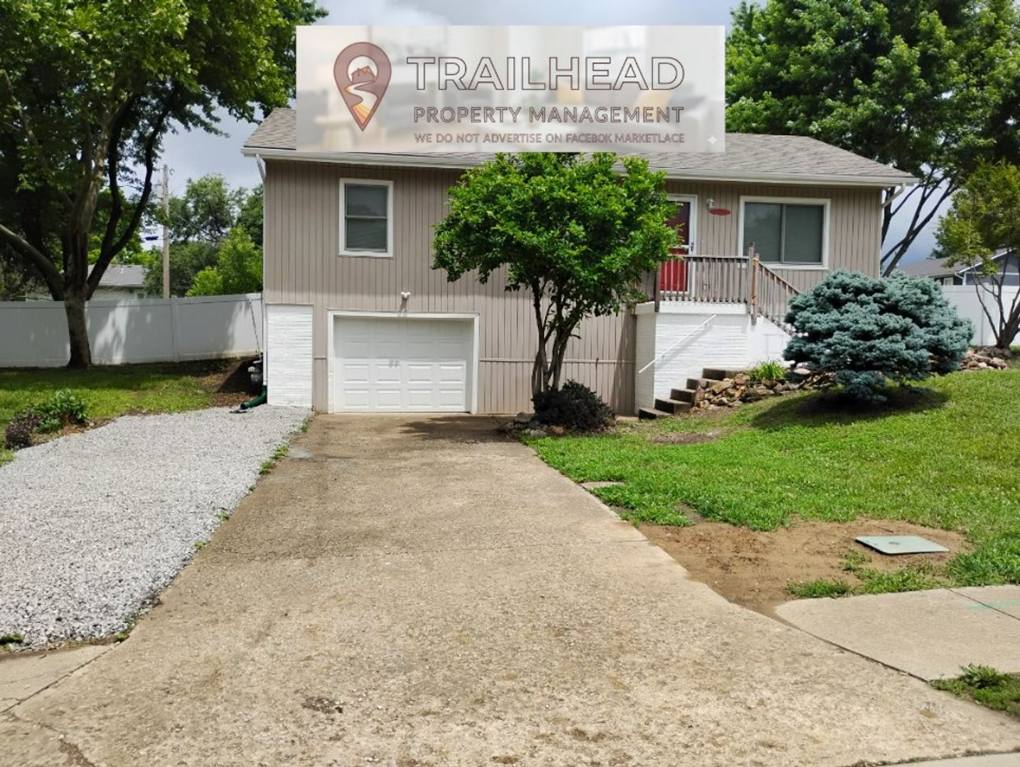 Harrisonville House: 2002 Ann Ave