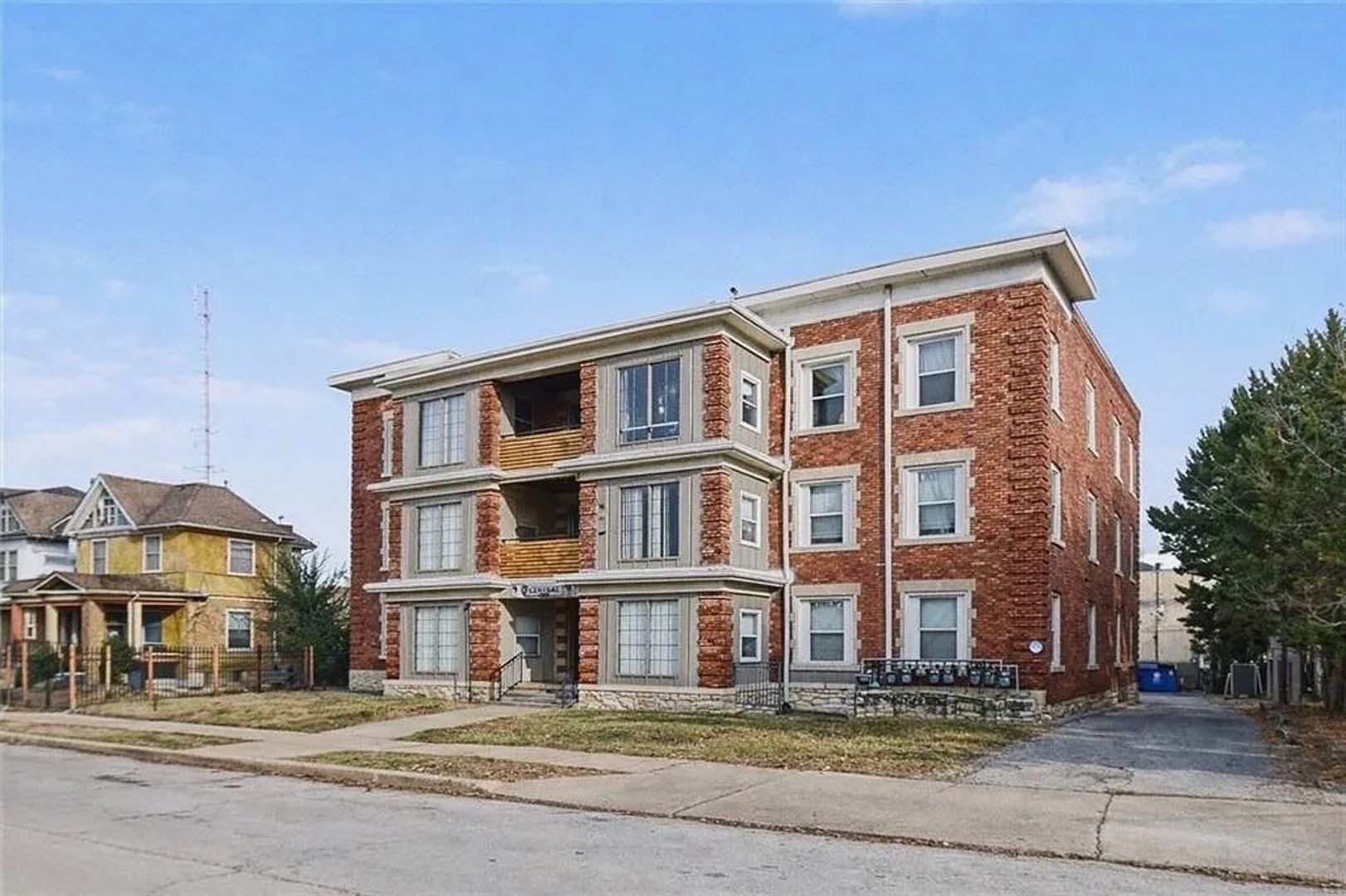 Kansas City Apartment: 3227 Central St