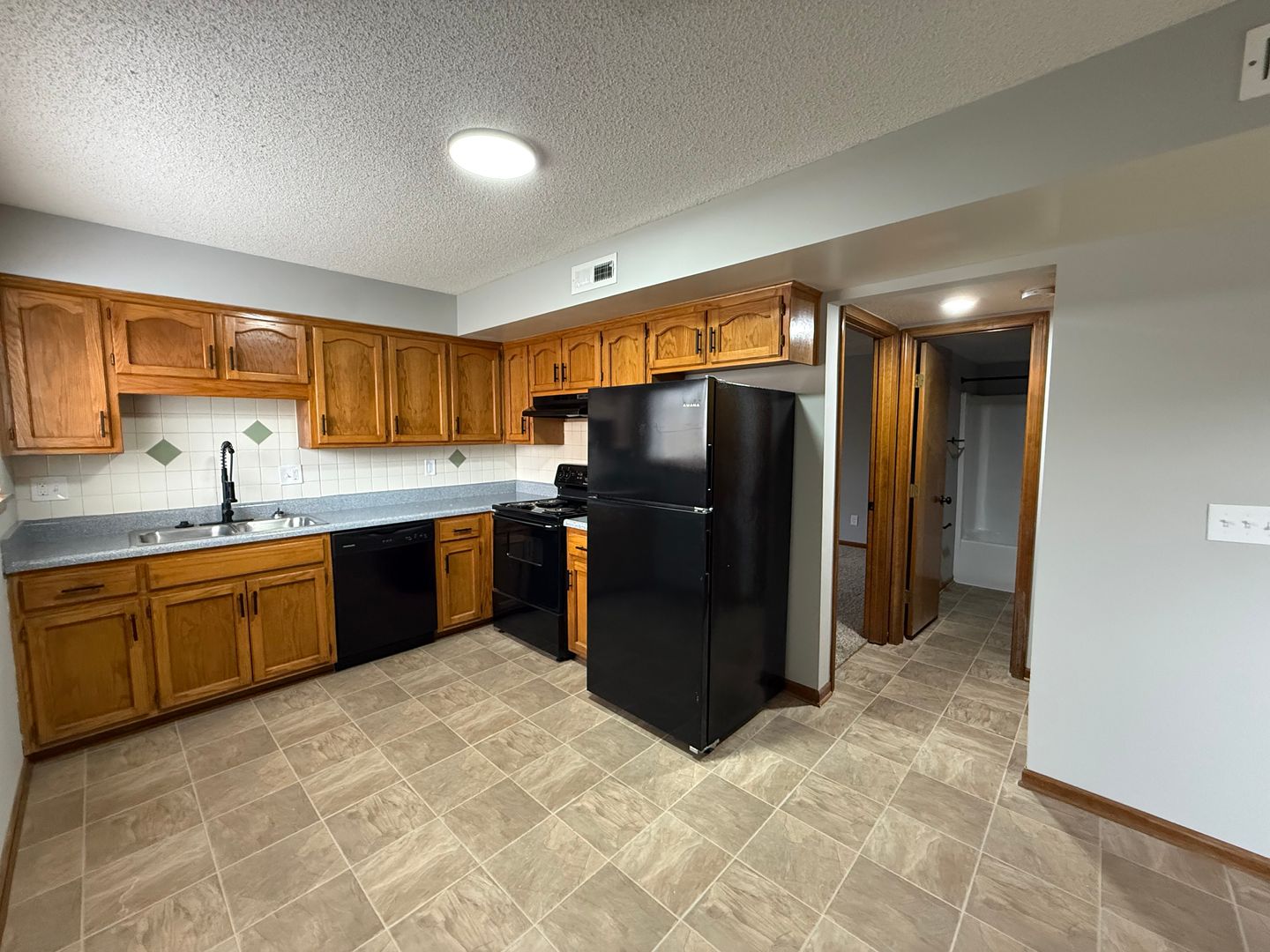 Blue Springs Apartment: 3403 NW Duncan Rd