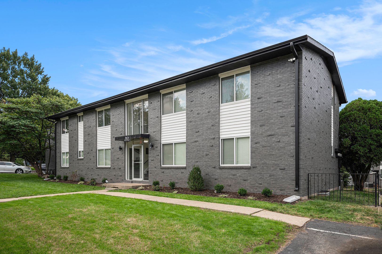Overland Park Apartment: 7801 W 83rd St