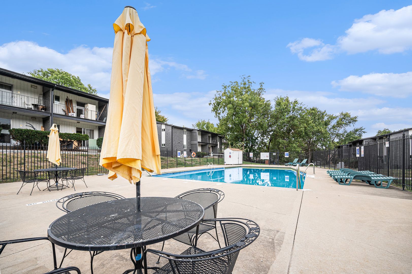 Overland Park Apartment: 7801 W 83rd St
