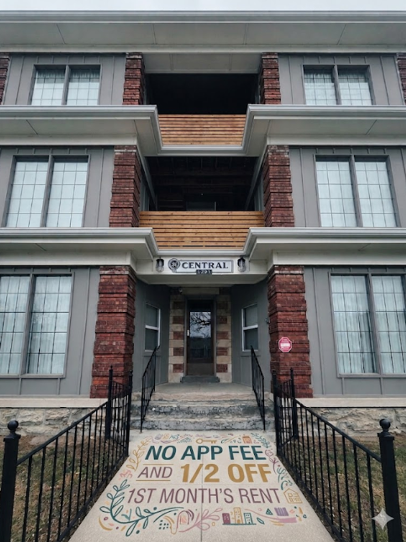 Kansas City Apartment: 3227 Central St