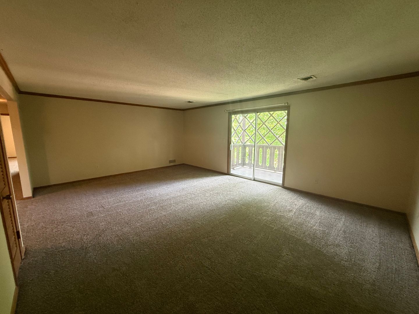 Ottawa Apartment: 744 S Cedar St