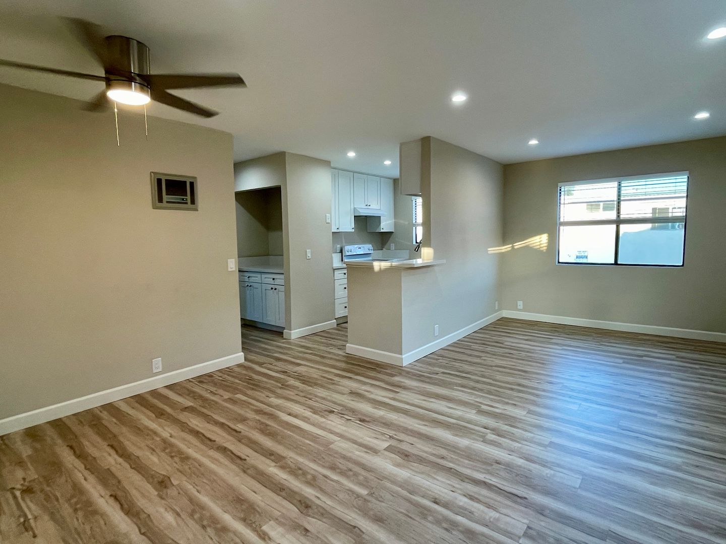 San Diego Apartment: 3633 Marlborough Ave