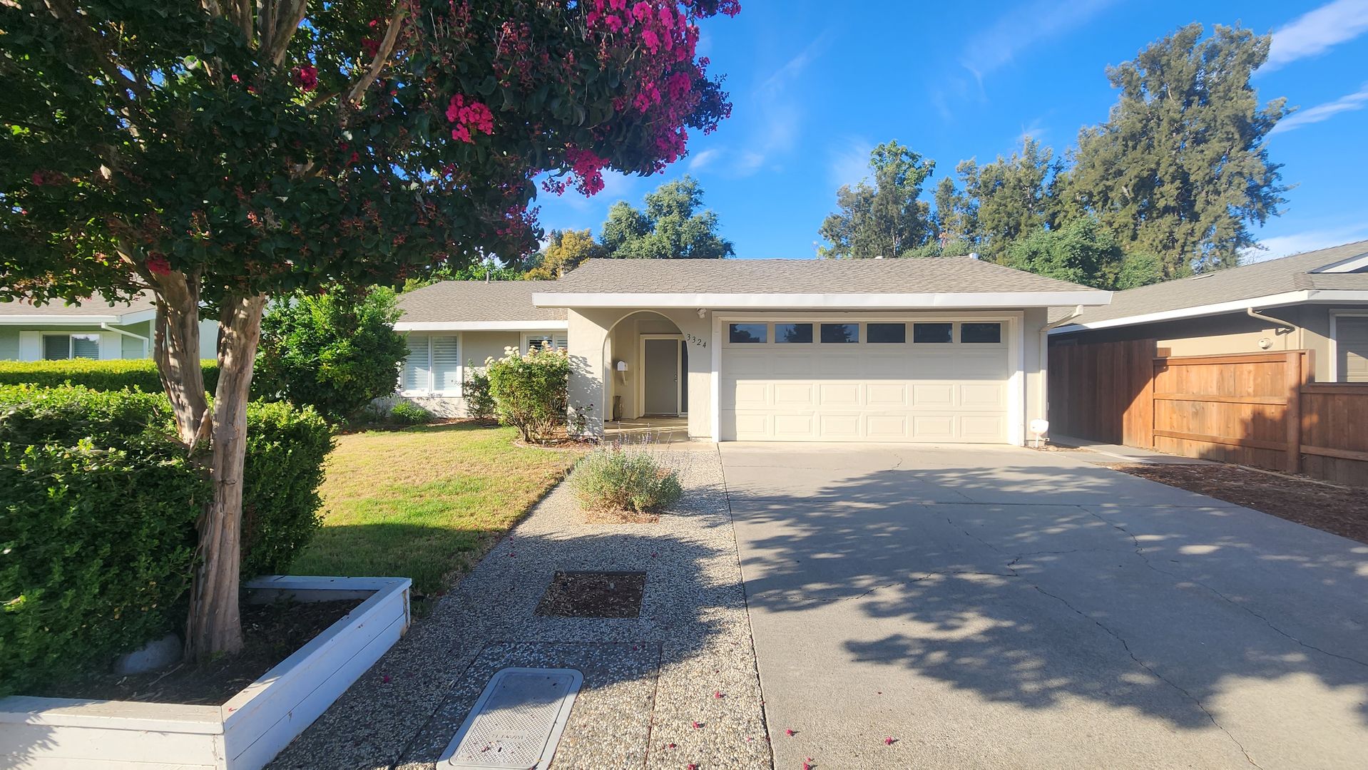 Davis House: 3324 Lillard Dr.