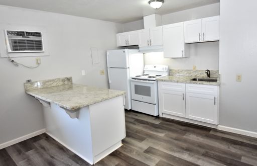 2402 Edison Ave. – photo 1