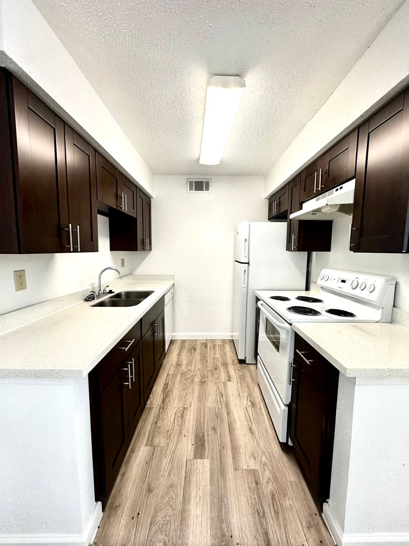 Houston Apartment: 11900 Barwood Bend Drive