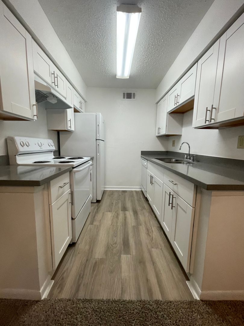 Houston Apartment: 11900 Barwood Bend Drive