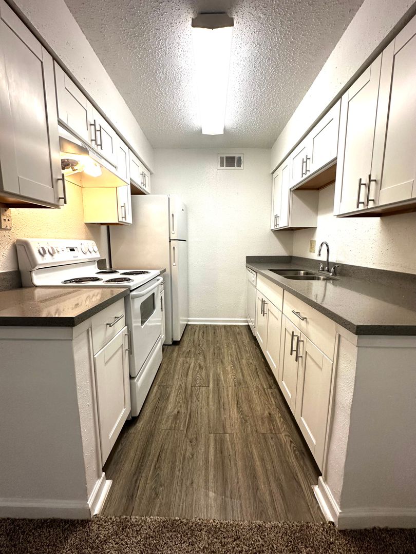 Houston Apartment: 11900 Barwood Bend Drive