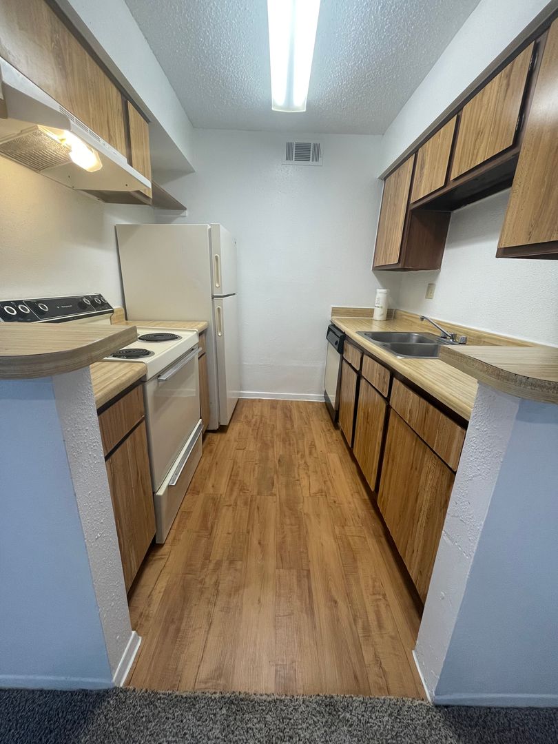 Houston Apartment: 11900 Barwood Bend Drive