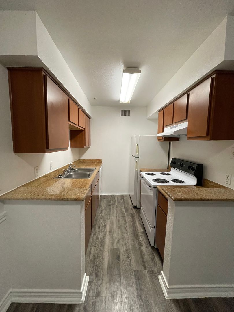 Houston Apartment: 11900 Barwood Bend Drive