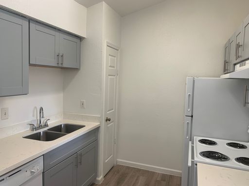 Renovated Two bedroom, two bath townhome with a loft style upstairs bedroom – photo 1